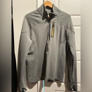 Women’s Smartwool pullover jacket EUC size large